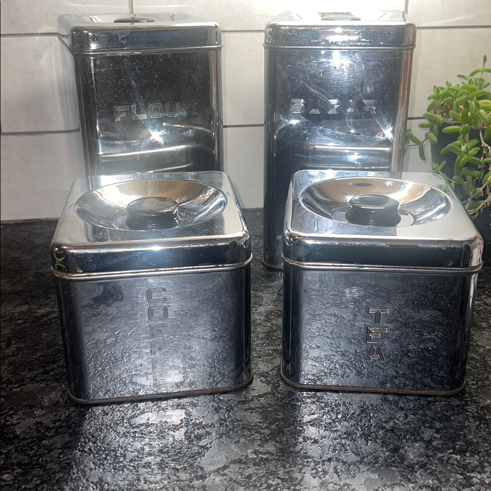 Set of 4 Vintage stainless steel kitchen canisters. Lincoln Beauty Ware.